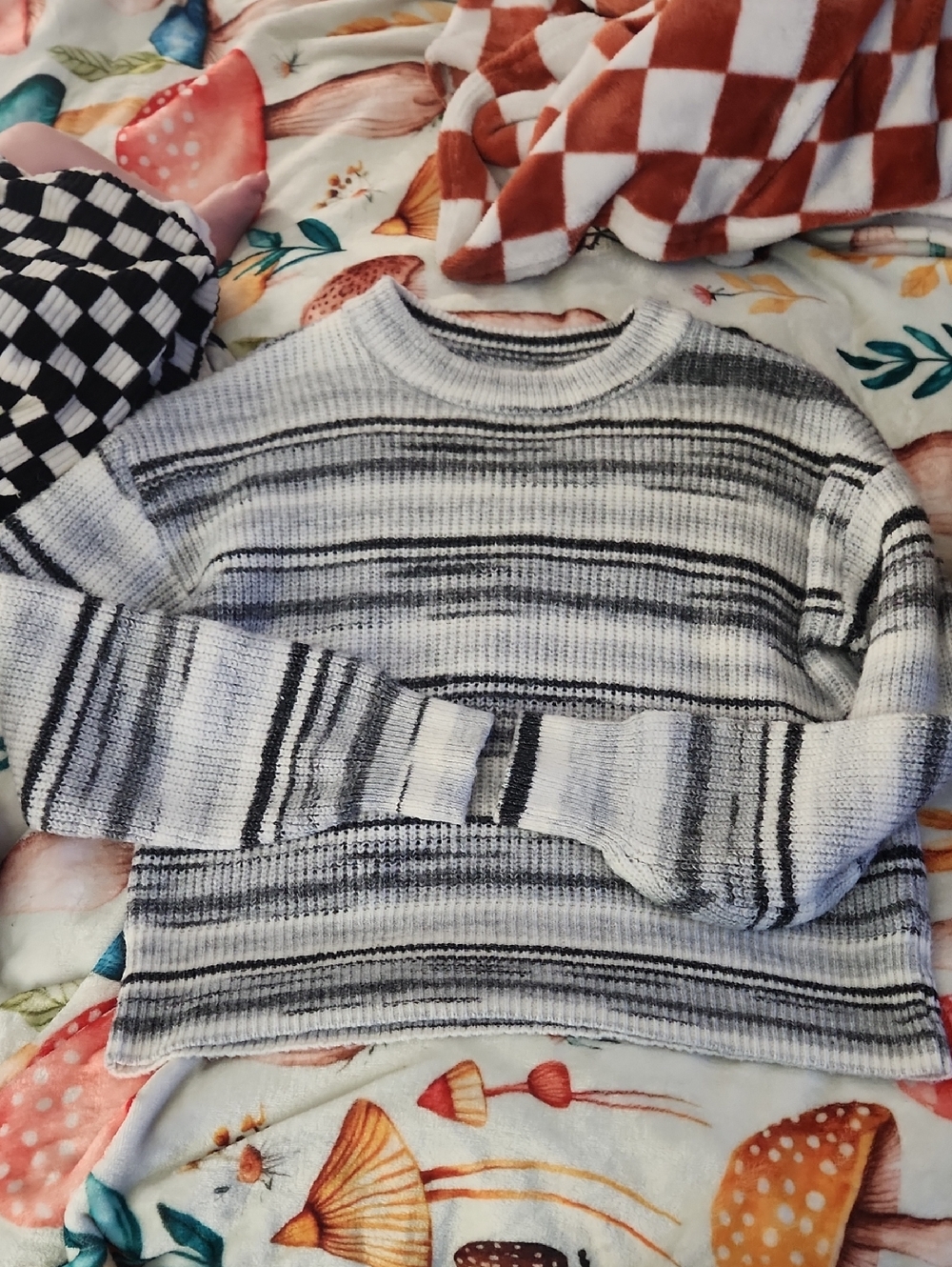 a.n.a Striped Knit Sweater in White and Gray with Black Accents